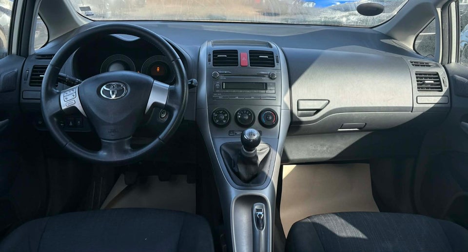 Toyota Auris 1,4 D-4D Luna 5d