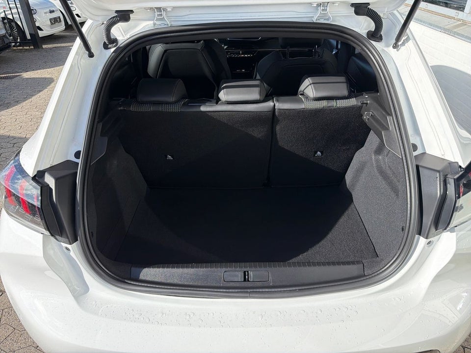 Peugeot e-208 50 GT 5d