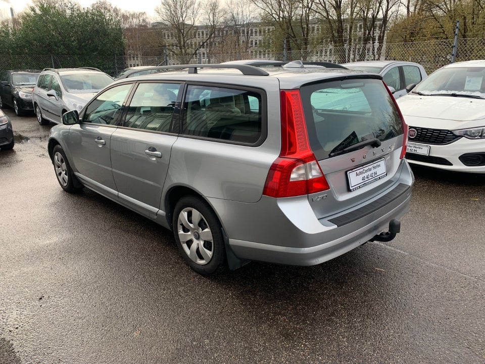 Volvo V70 2,5 T Momentum aut. 5d