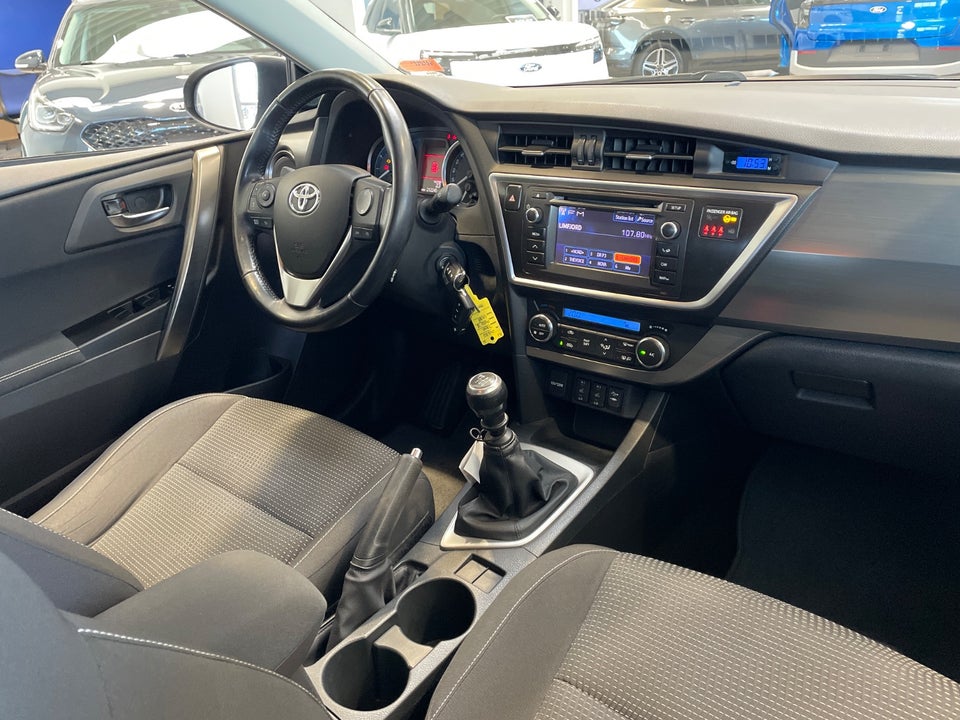 Toyota Auris 1,6 T2 5d