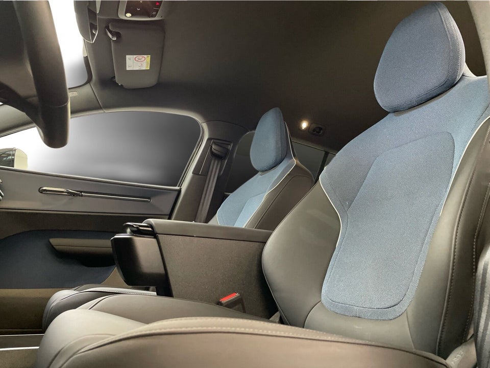 Volvo EX30 Extended Range Plus 5d
