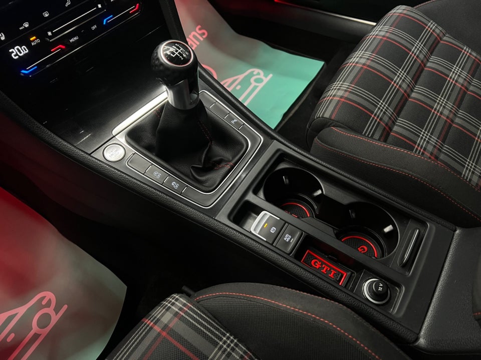 VW Golf VII 2,0 GTi Performance BMT Van 5d