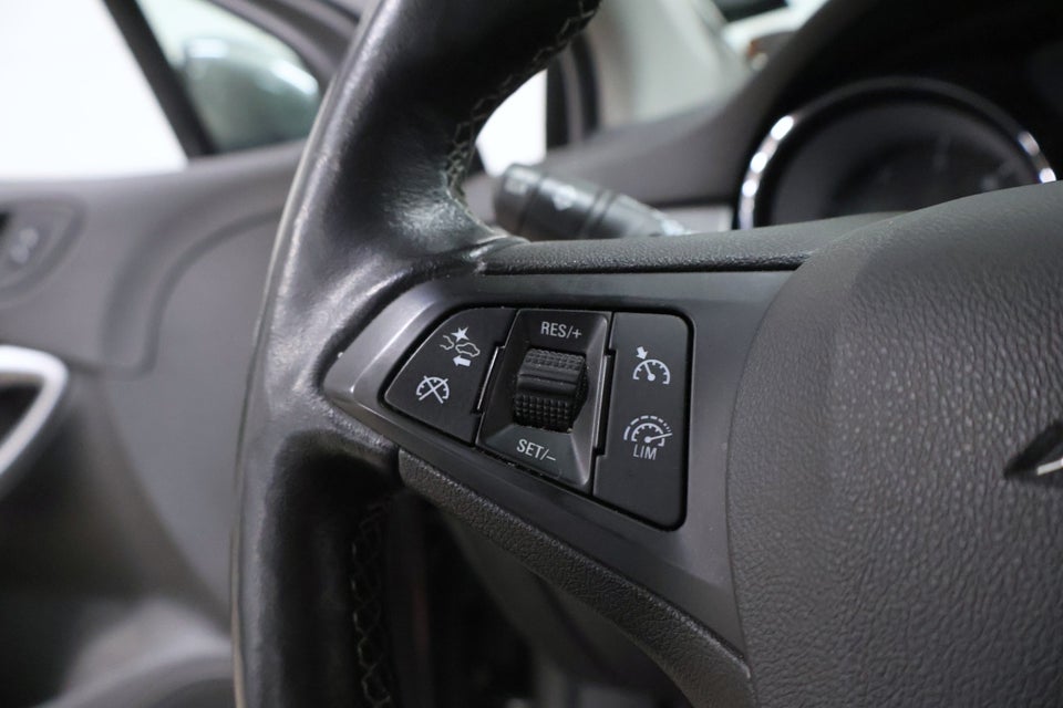 Opel Astra 1,6 CDTi 110 Enjoy Sports Tourer 5d