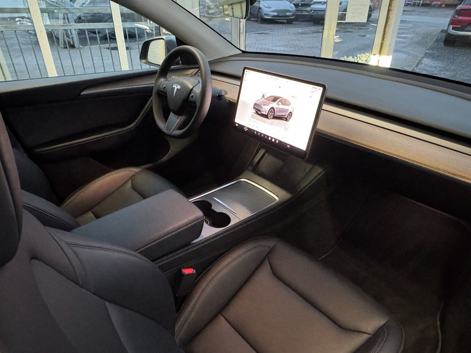 Tesla Model Y RWD 5d