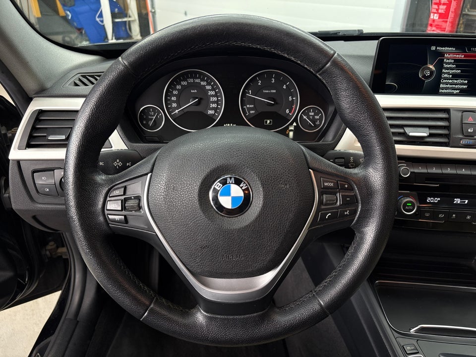 BMW 320d 2,0 Touring Luxury Line aut. 5d