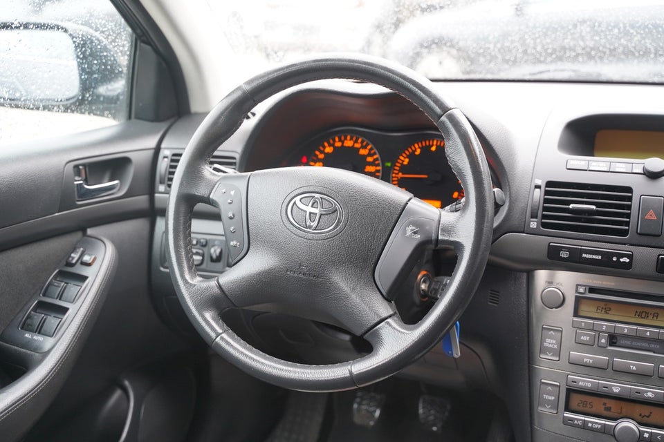 Toyota Avensis 1,8 VVT-i Elegance stc. 5d