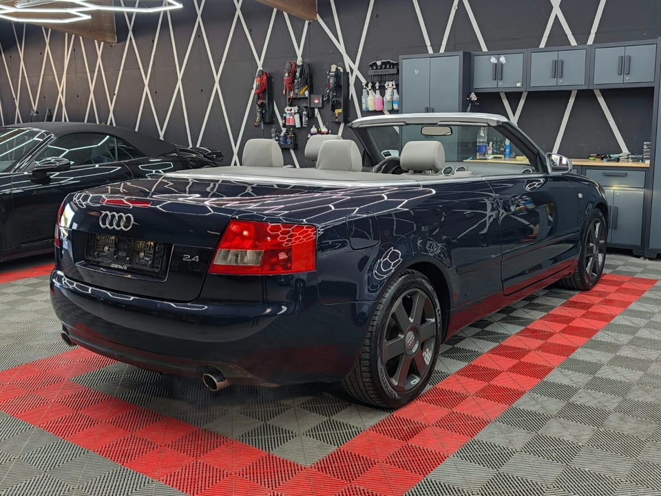 Audi A4 2,4 V6 Cabriolet Multitr. 2d