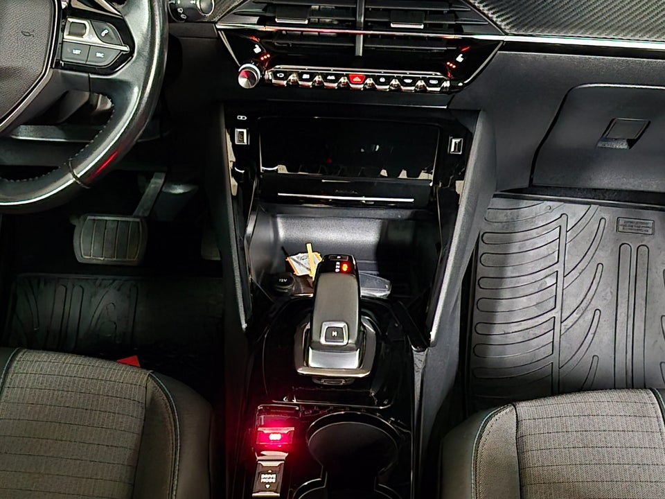 Peugeot 208 1,2 PureTech 100 Allure EAT8 5d