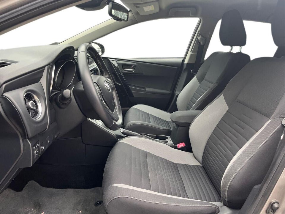 Toyota Auris 1,8 Hybrid H2 Comfort Touring Sports CVT 5d