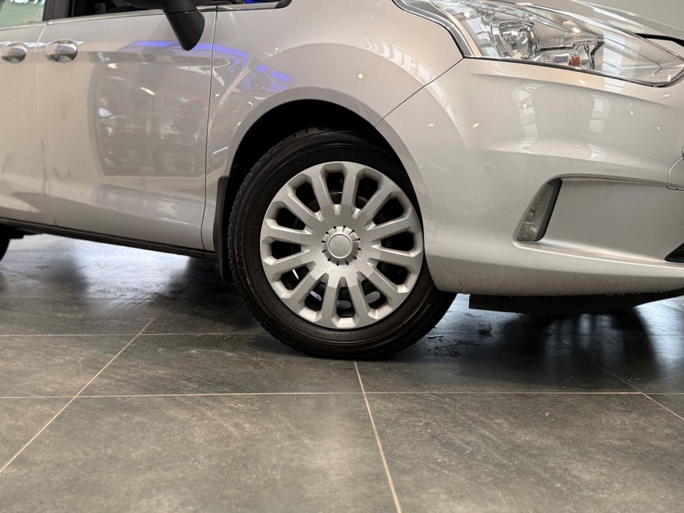 Ford B-MAX 1,0 SCTi 100 Titanium 5d