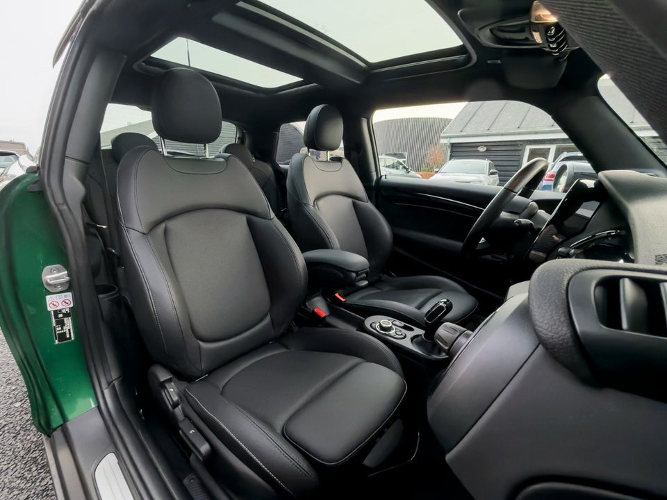 MINI Cooper SE Classic Trim 3d