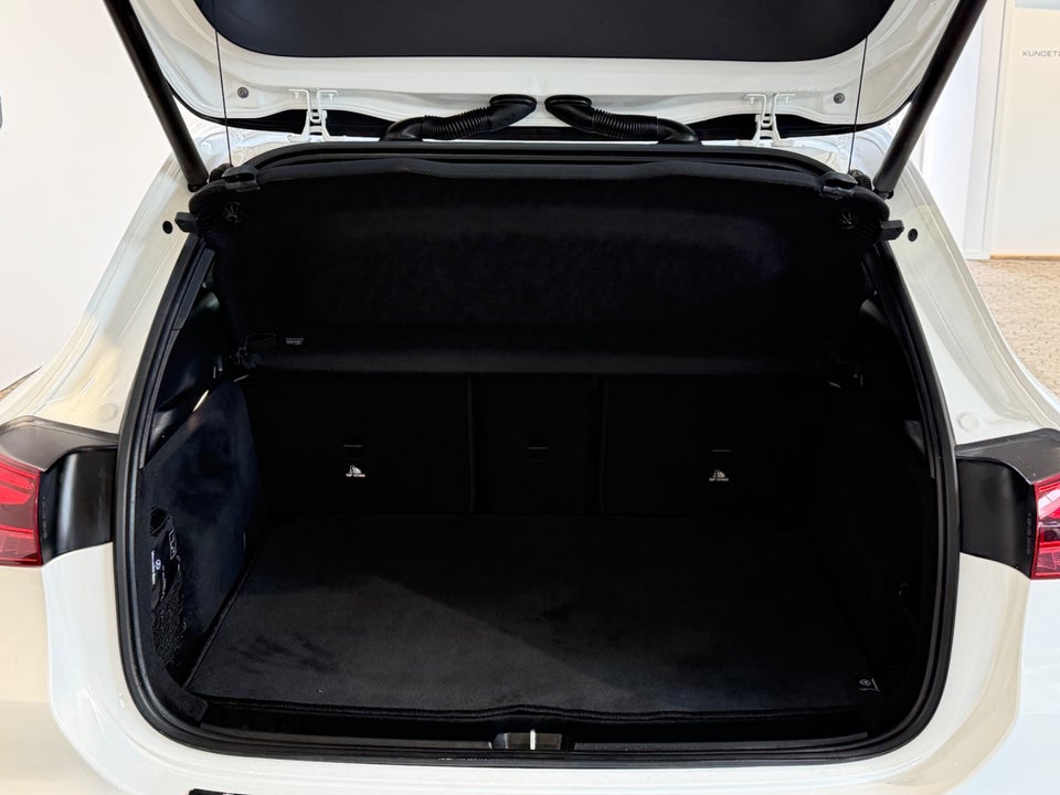 Mercedes EQA350 AMG Line 4Matic 5d