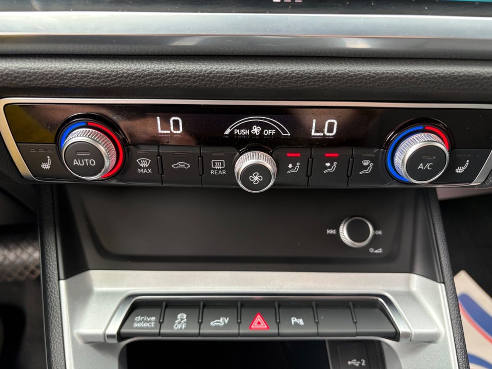 Audi Q3 45 TFSi e Attitude plus Sportback S-tr. 5d