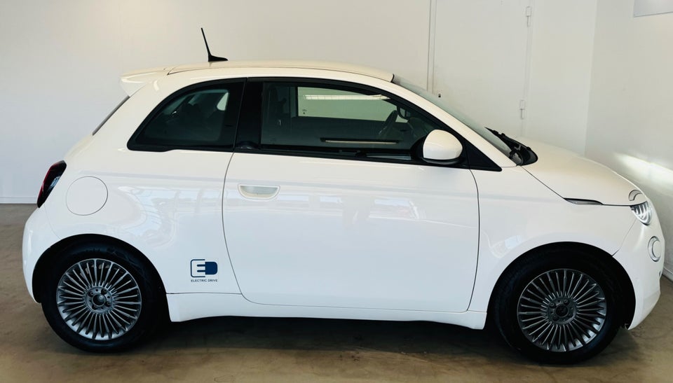 Fiat 500e 42 Icon 3d