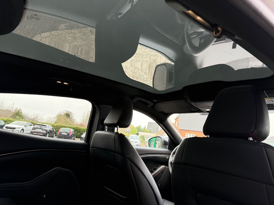 Ford Mustang Mach-E 98 Premium Extended Range AWD 5d