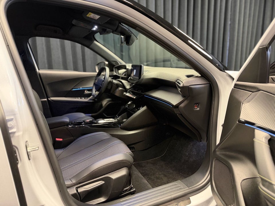 Peugeot e-2008 50 GT 5d