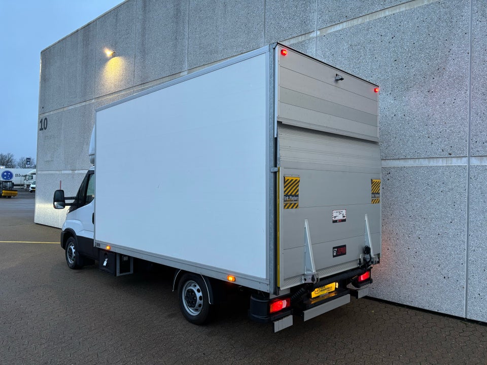 Iveco Daily 3,0 35S18 4100mm Box m/lift AG8