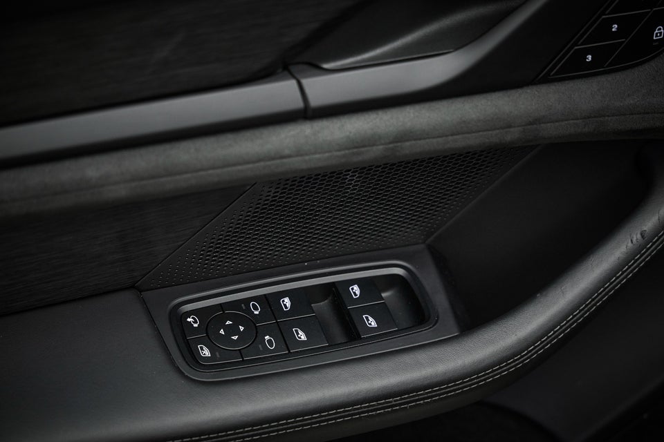 Porsche Taycan GTS Performance+ 4d