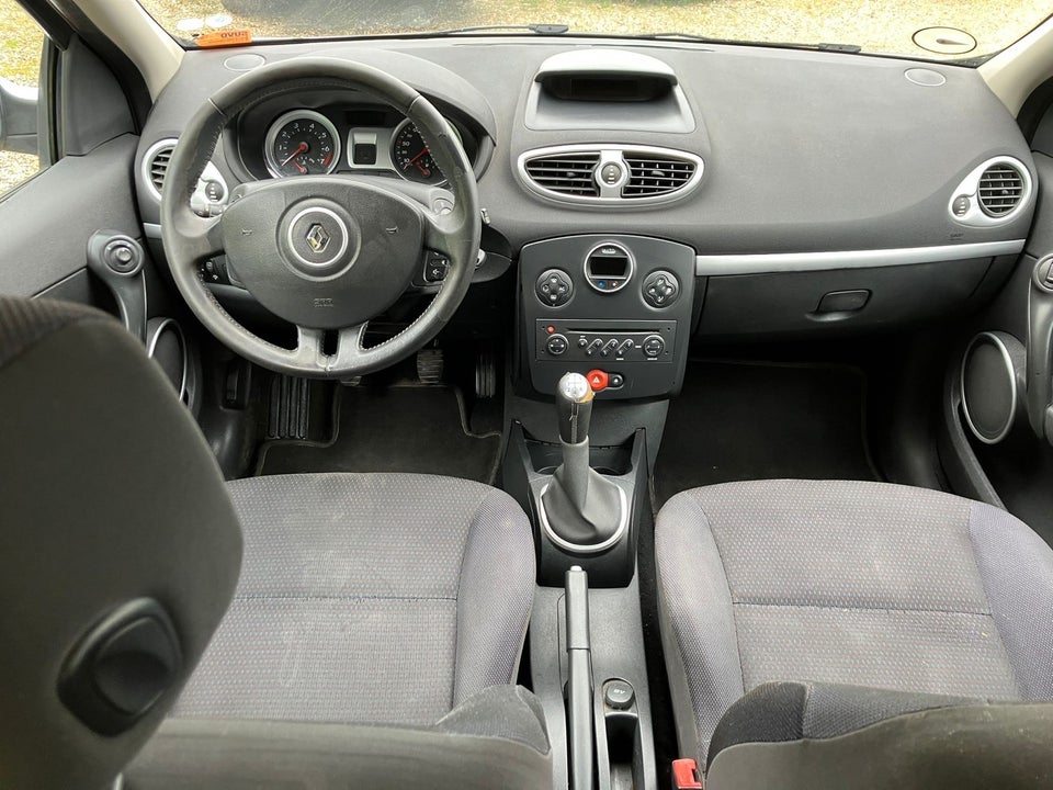 Renault Clio III 1,6 Dynamique BeatUp 5d