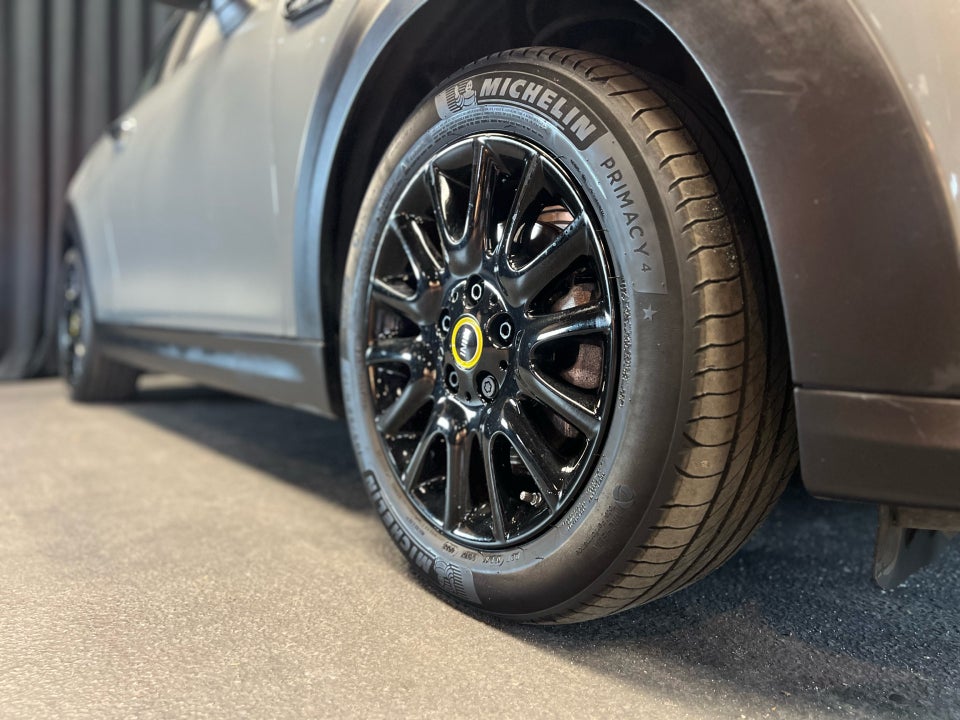 MINI Cooper SE Camden Edition 3d