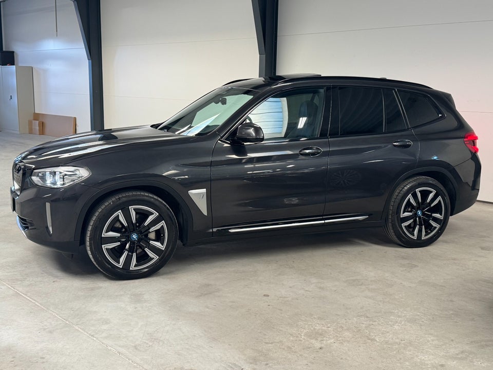 BMW iX3 Charged 5d