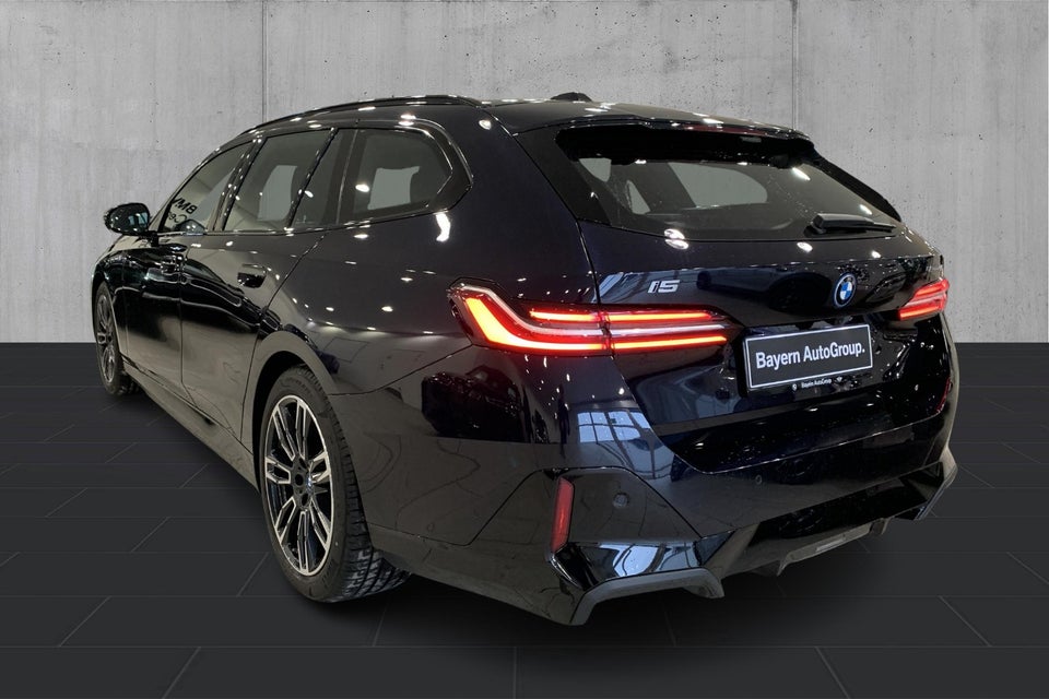 BMW i5 eDrive40 M-Sport 4d