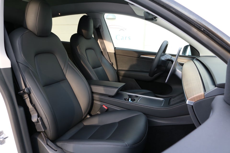 Tesla Model Y Long Range AWD 5d