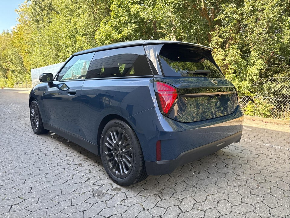 MINI Cooper SE Favoured Trim XL 3d