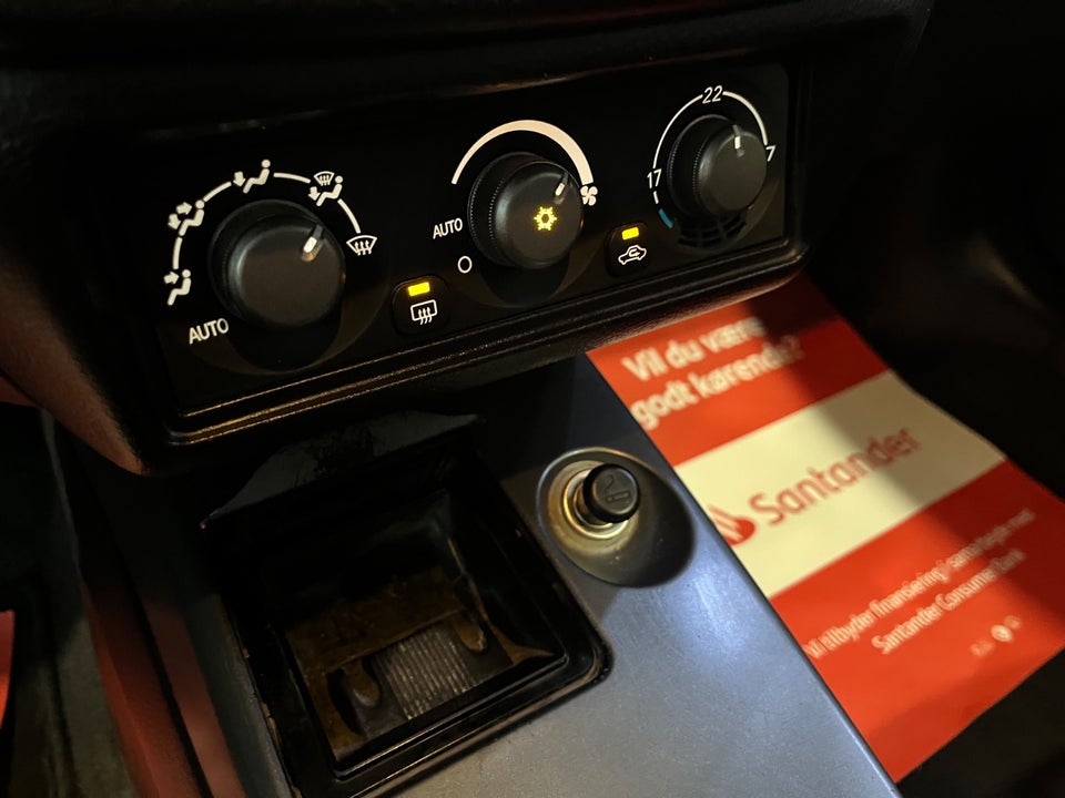 Mitsubishi Lancer 1,6 Comfort stc. 5d