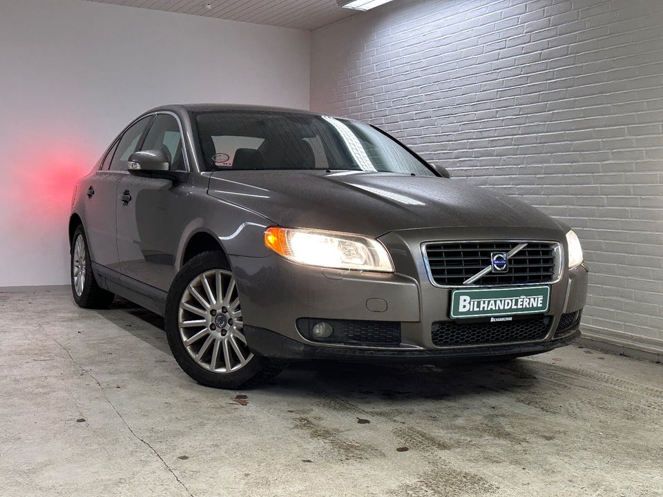 Volvo S80 2,5 T Momentum aut. 4d