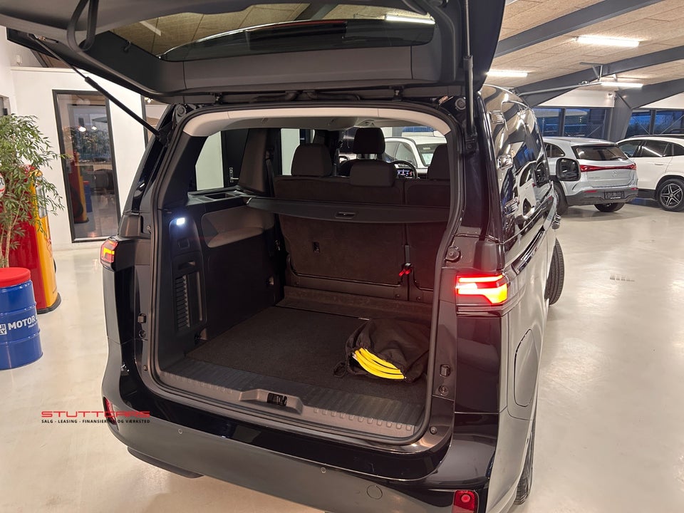 VW ID.Buzz 77 Pro SWB 5d