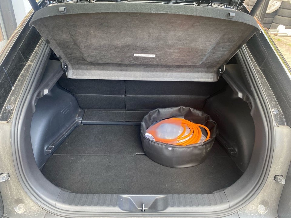 Toyota C-HR+ 77 Executive AWD 5d
