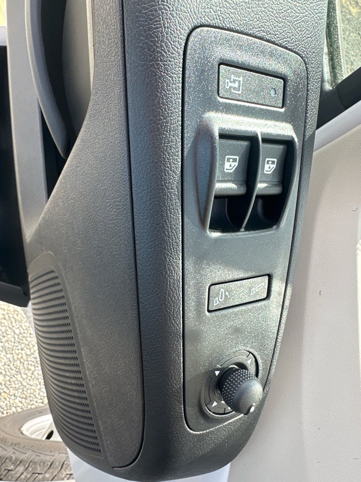 Peugeot Boxer 335 2,2 BlueHDi 140 L3H2 Premium