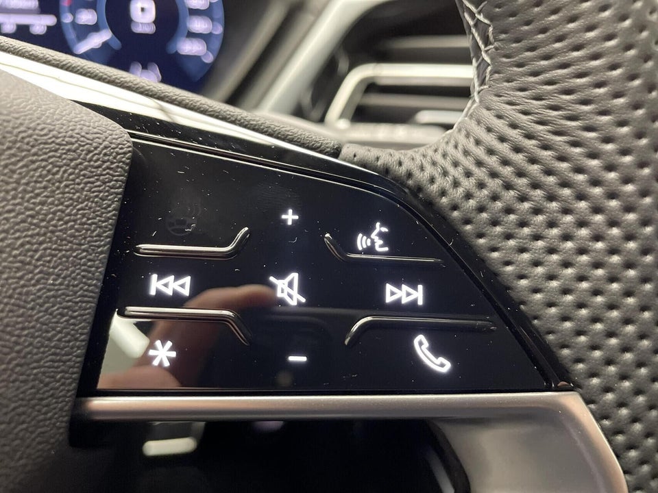 Audi Q4 e-tron 45 S-line quattro 5d