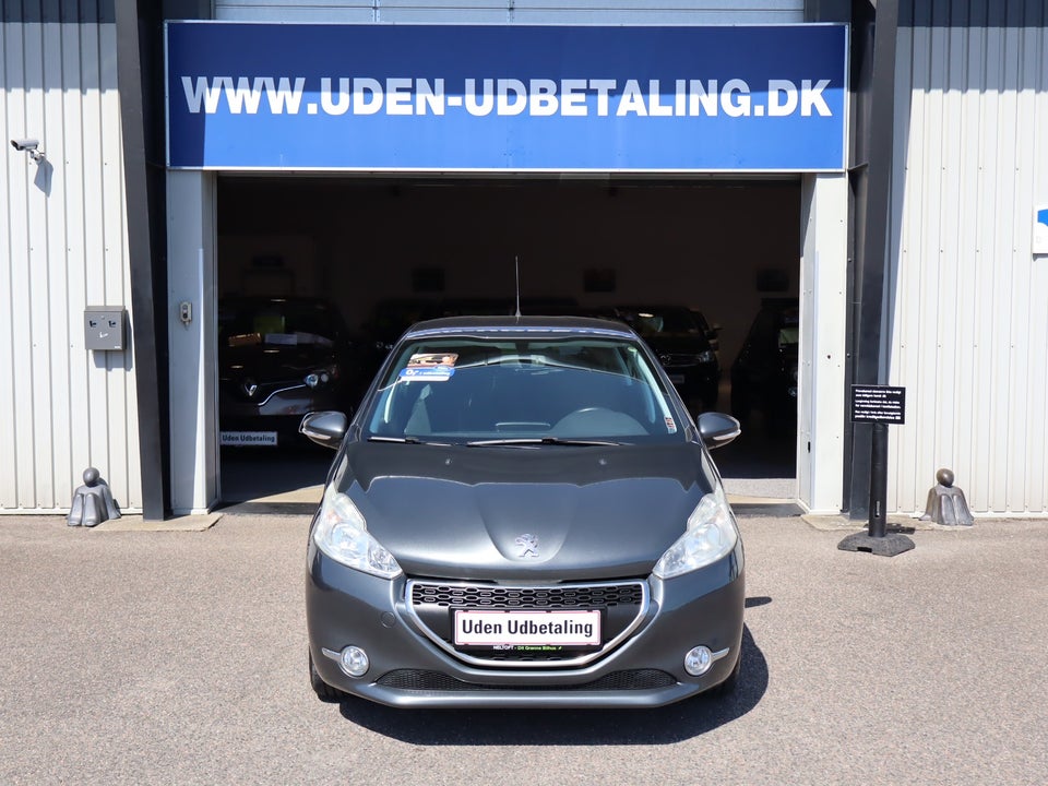 Peugeot 208 1,6 e-HDi 92 Allure Sky 5d