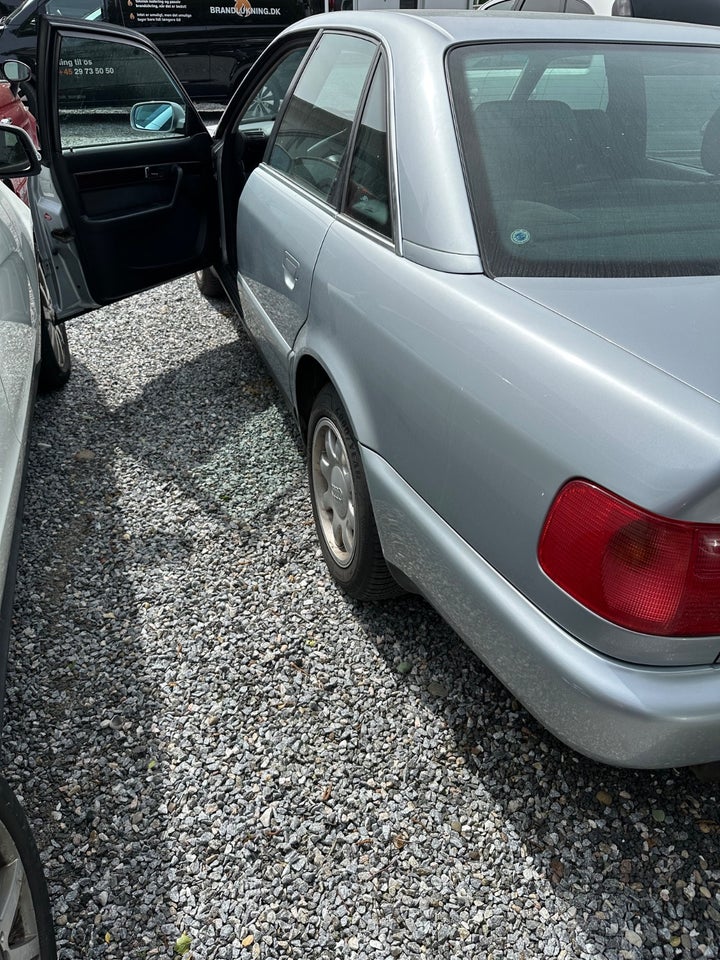 Audi A6 2,6  4d