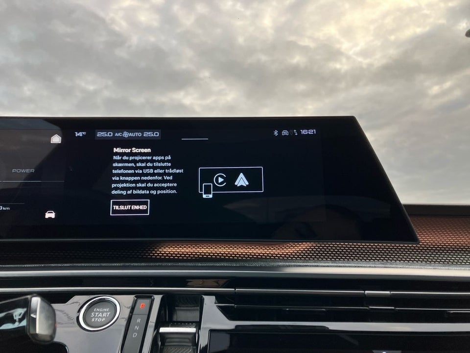 Peugeot e-3008 77 GT 5d