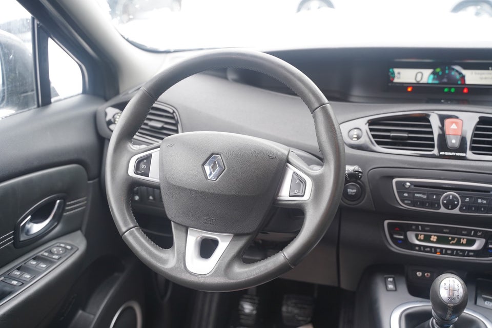 Renault Grand Scenic III 1,6 dCi 130 Dynamique 5d