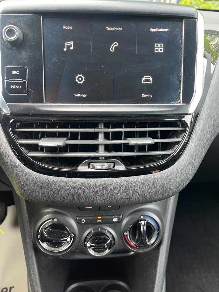 Peugeot 208 1,2 PureTech 82 Signature 5d