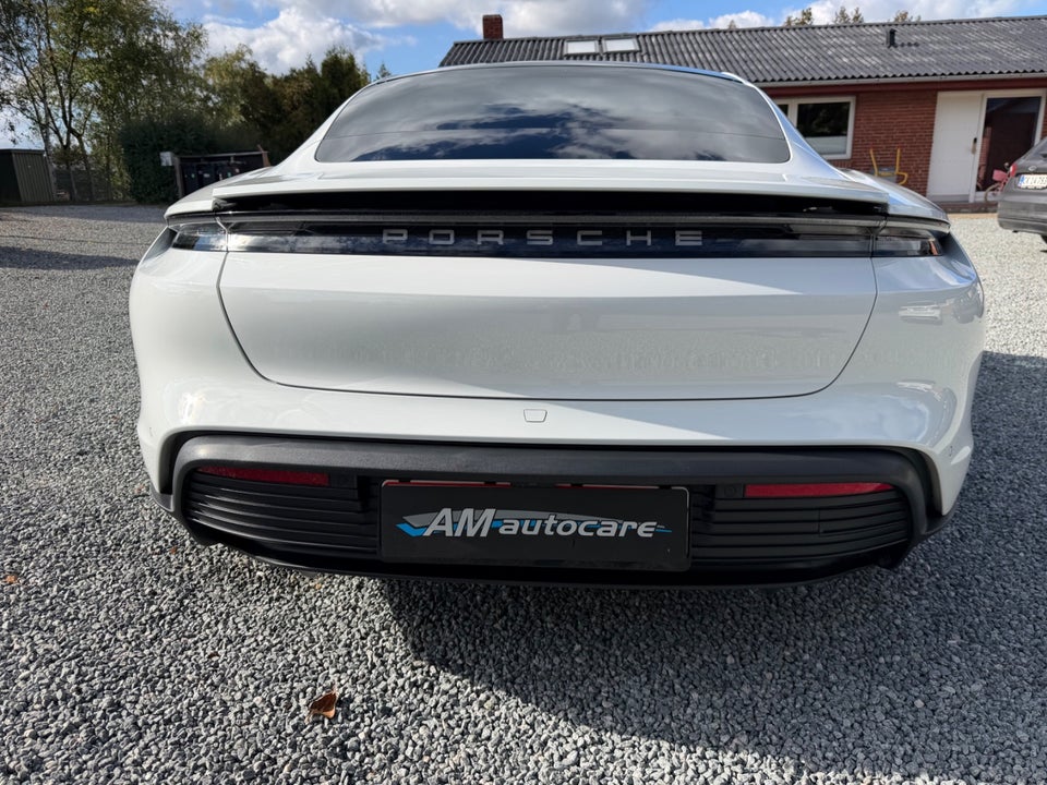 Porsche Taycan Performance+ 4d