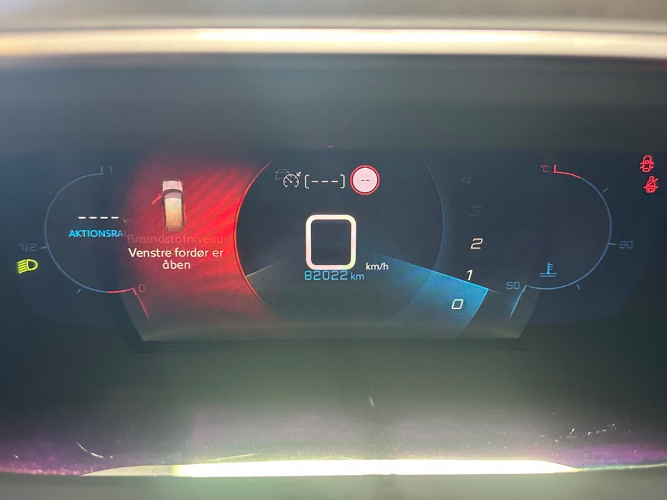 Peugeot 2008 1,5 BlueHDi 100 Allure 5d