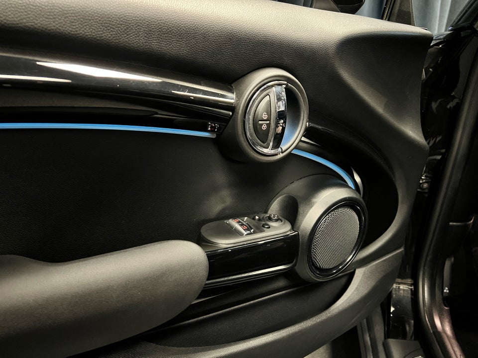 MINI Cooper SE Classic Trim 3d