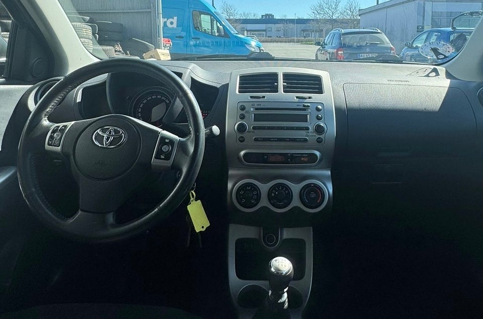 Toyota Urban Cruiser 1,3 VVT-i T2 5d