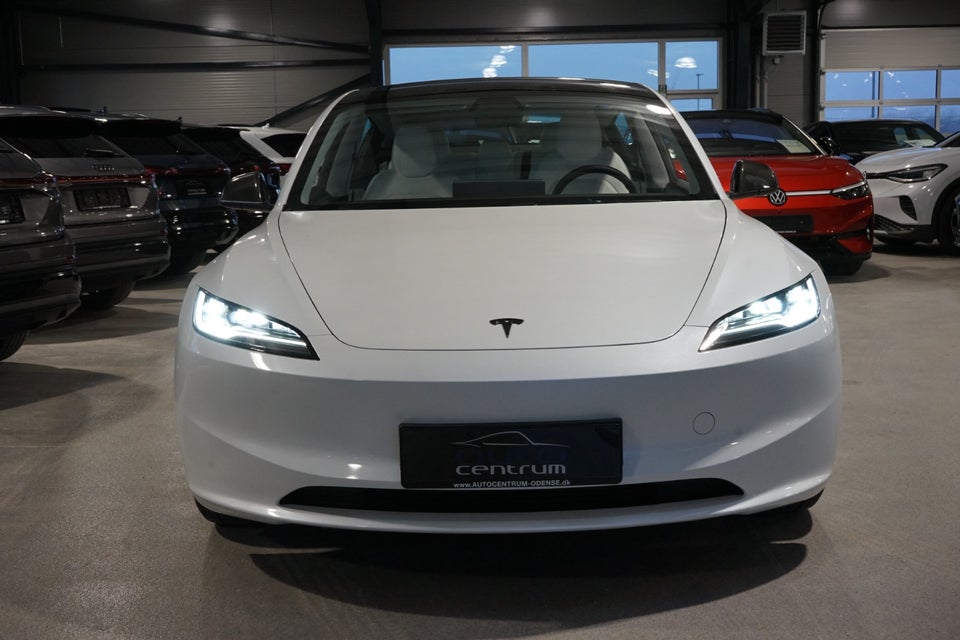 Tesla Model 3 RWD 4d