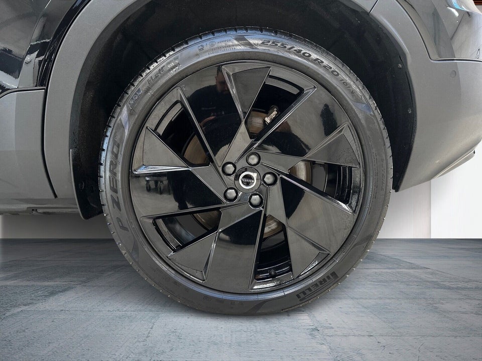 Volvo EX40 Twin Performance Ultra Black Edition 5d