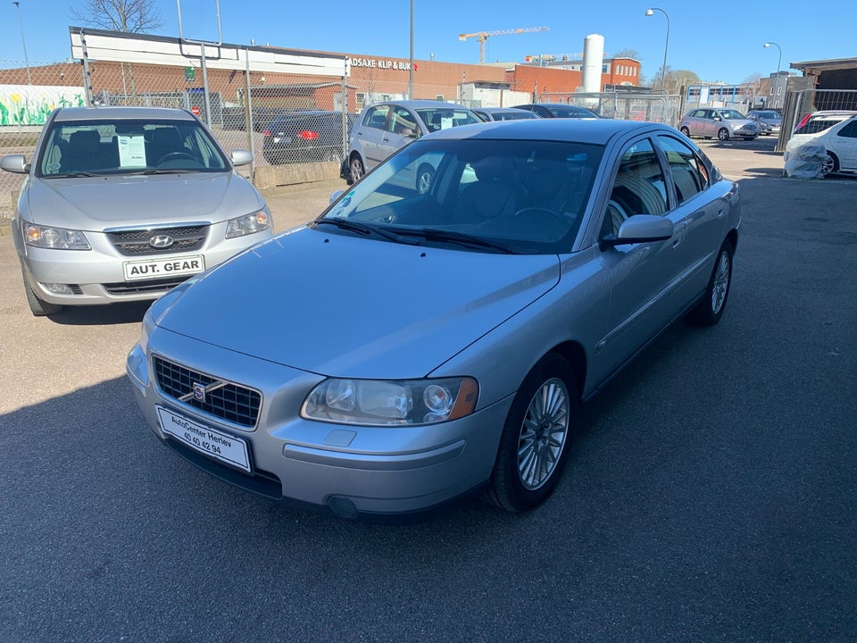 Volvo S60 2,4 140 Momentum 4d