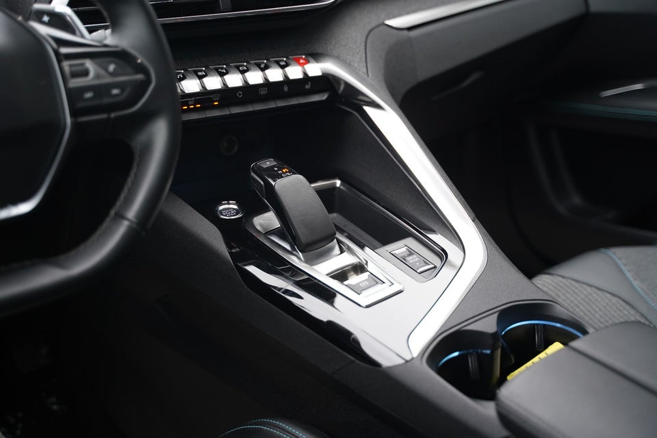 Peugeot 3008 1,6 Hybrid Allure Pack EAT8 5d