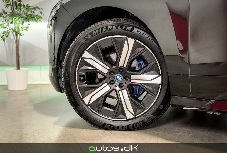 BMW iX xDrive40 Sport 5d