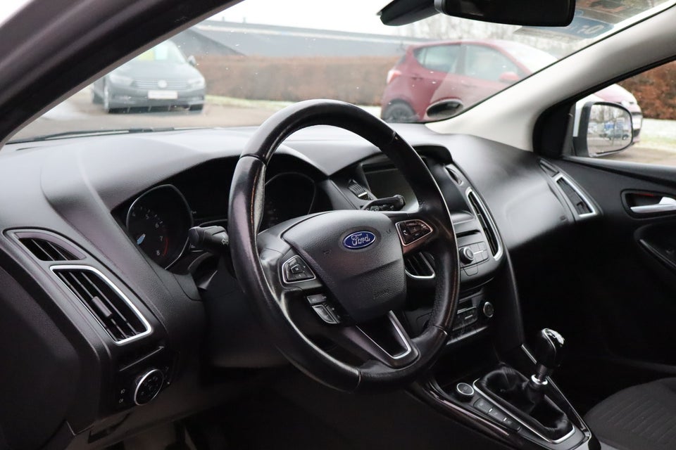 Ford Focus 1,0 EcoBoost Titanium Business stc. 5d