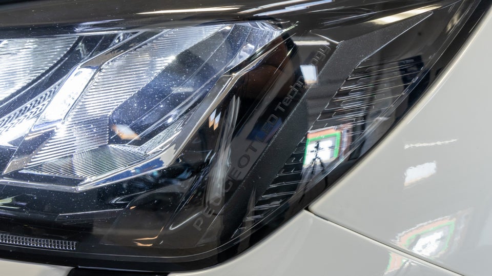 Peugeot 208 1,2 PureTech 100 Allure 5d